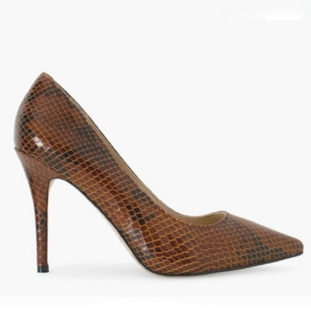 White House Black Market Olivia Snake Pumps Whisky 9 NWT